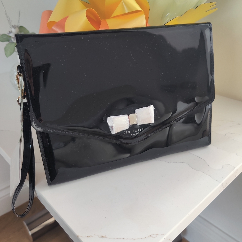 Gorgeous Ted Baker Black w Pink Bow Envelope Clutch Bag Gloss New - Picture 2 of 13